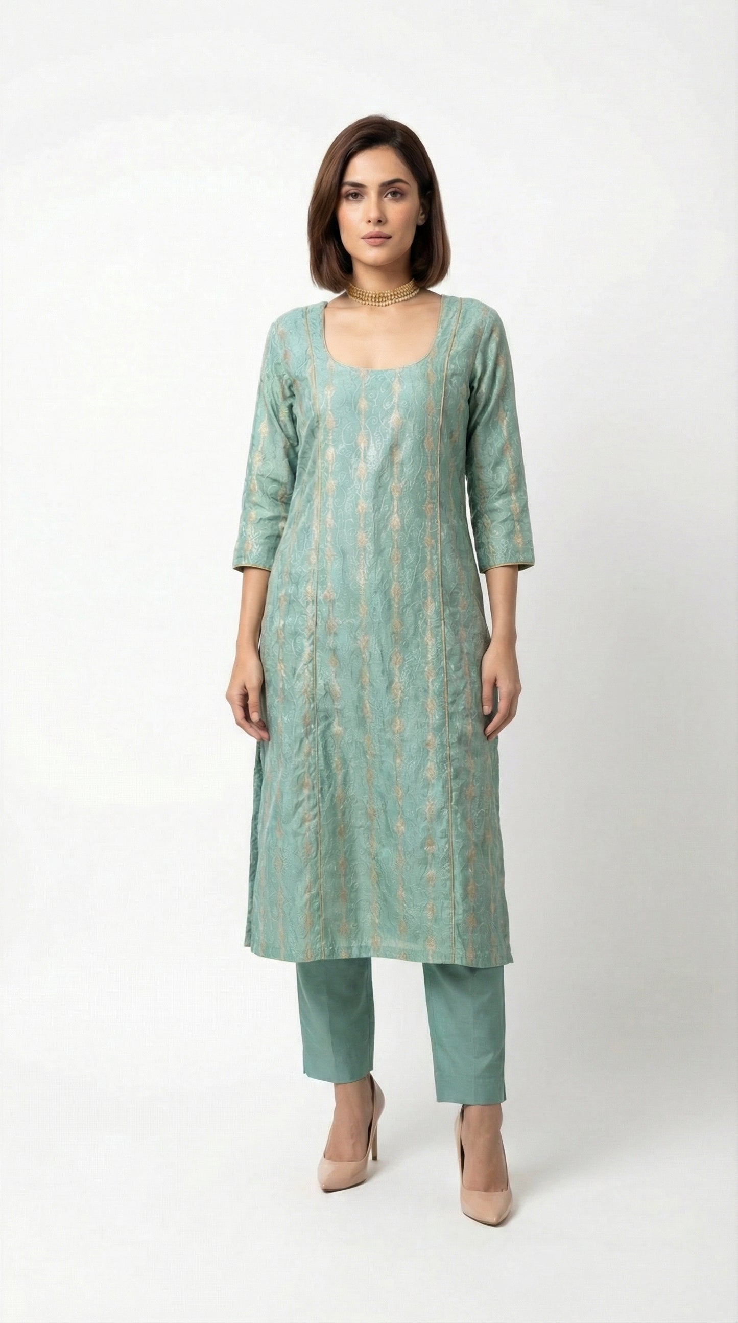 Seafoam Maheshwari Silk Kurta Set with Gilded Striped Dupatta