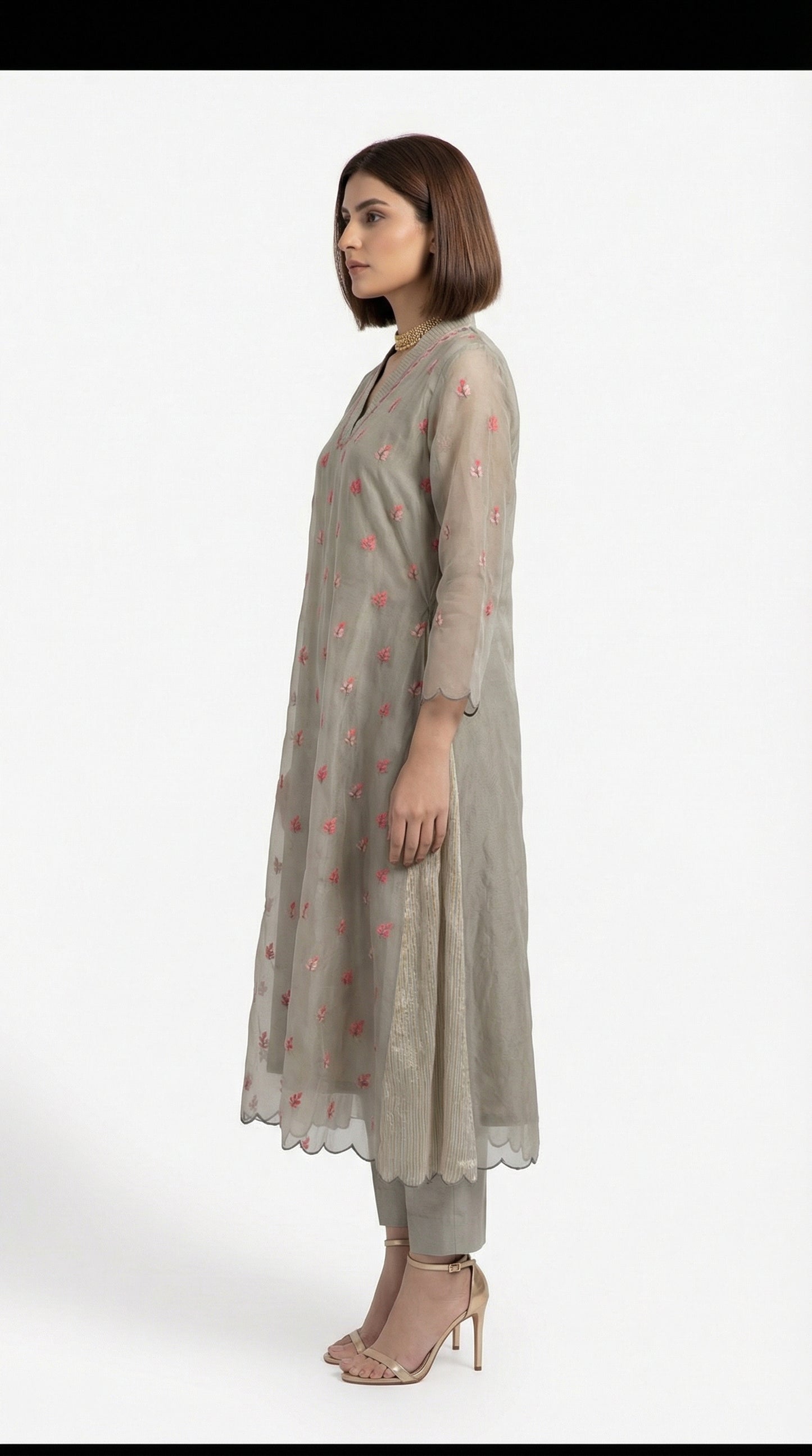 Ash Grey Chanderi Embroidered Kurta Set with Scalloped Organza Dupatta